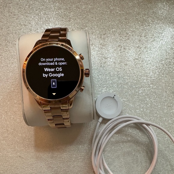 Micheal Kors Access Watch - Picture 4 of 9